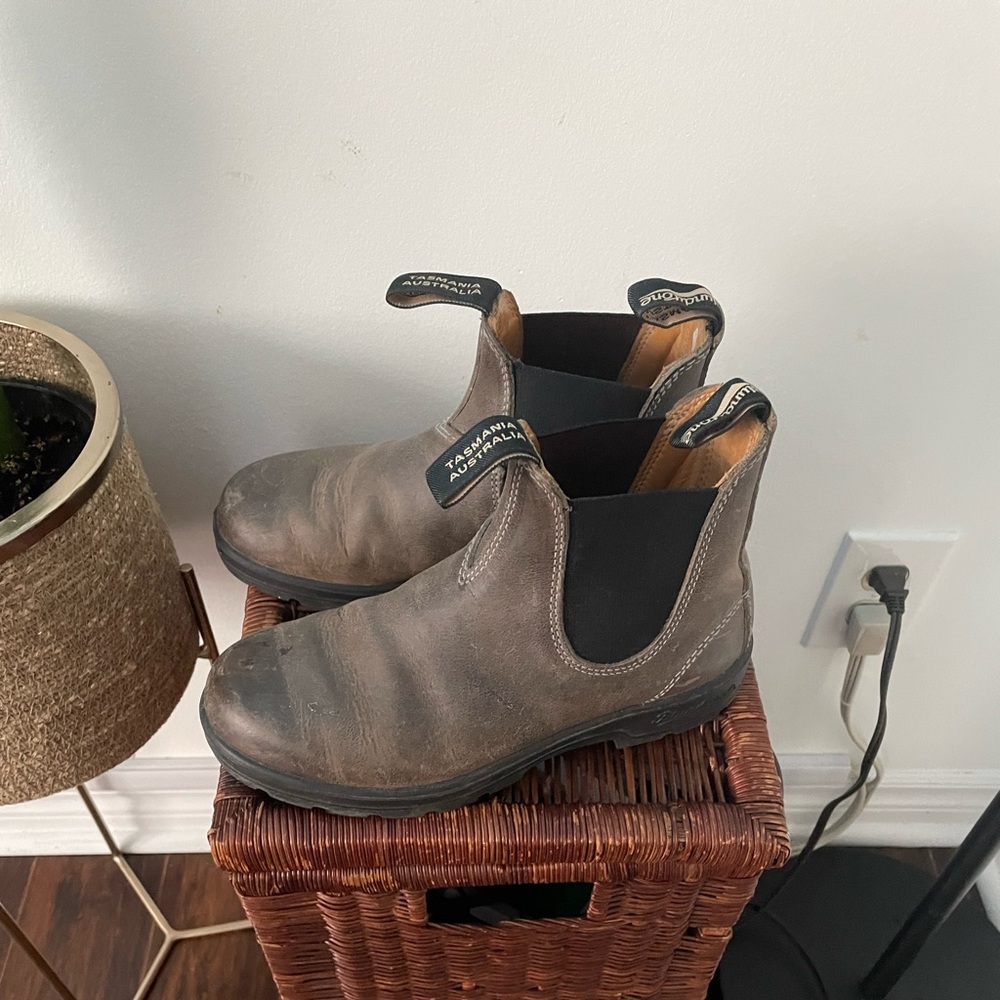 Blundstone 1469 Leather lined greyish brown women’s 7